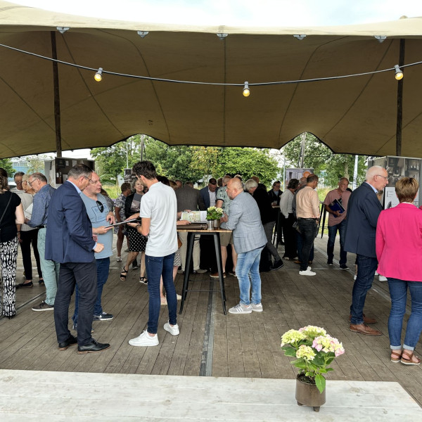 Verkoop event 34 appartementen Waterroos drukbezocht!
