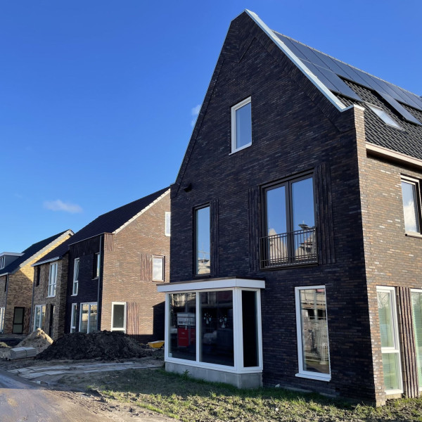 De bouw vordert gestaag